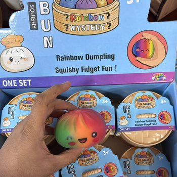 RAGE - RAINBOW Squishy Bun Dumplings VEĽK&Eacute; (8.5 x 8.5 x 4.8 Cm) - Vir&aacute;lna Hračka 2026 (12ks)