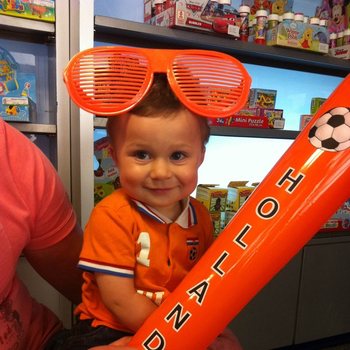 MEGA ORANŽOV&Eacute; OKULIARE SHUTTER SHADES (8 ks)