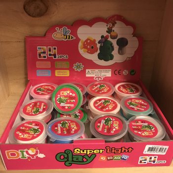 Super ľahká modelína v displeji (24 ks)