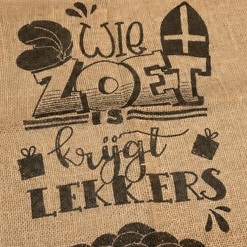 VEĽK&Eacute; JUTOV&Eacute; VRECE SINTERKLAAS - S TEXTOM: WIE ZOET IS KRIJGT LEKKERS - Cca 60 x 100 cm (1 ks)