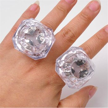 Svietiace Prstene v Displeji (36 ks) - LED Prstienky
