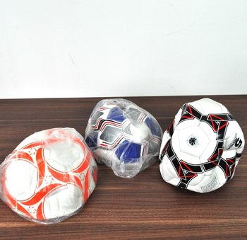 VÝPREDAJ FUTBALOVÝCH LÔPT (3 ks)