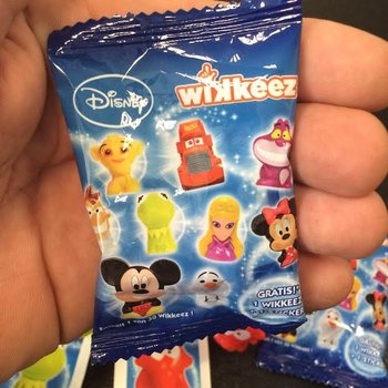 Disney Wikkeez Fig&uacute;rky + N&aacute;lepka v Blindbagu (300 ks)