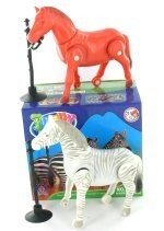 MAN&Eacute;Ž K&Ocirc;Ň A ZEBRA V &Scaron;KATULI