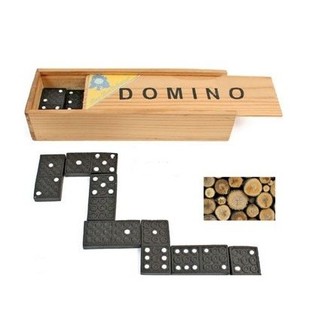 DOMINO V DREVENEY KRABIČKE (12 ks)