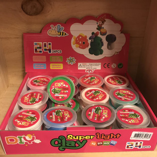 Super ľahk&aacute; model&iacute;na v displeji (24 ks)